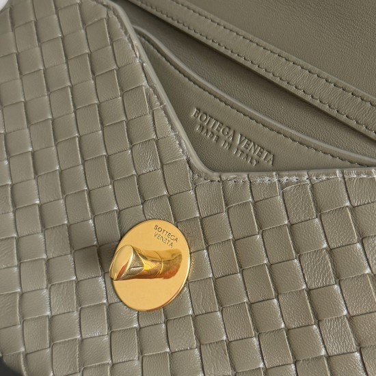 Bottega Veneta Knot Lock