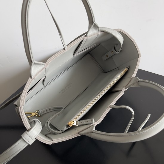 Bottega Veneta Arco Tote