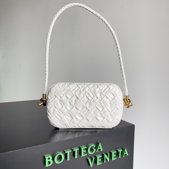 BottegaVeneta Knot On Strap Dinner Package Size: 20.5*6*12.5CM