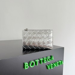 Bottega Veneta Intrecciato Medium Bi-Fold Wallet