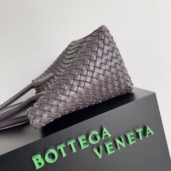 Bottega Veneta Medium Cabat