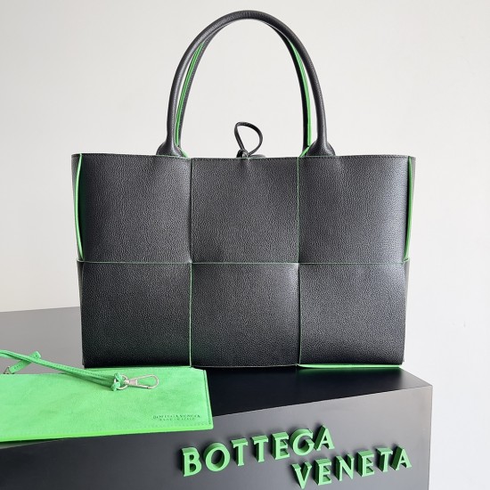 Bottega Veneta Arco Tote Bag