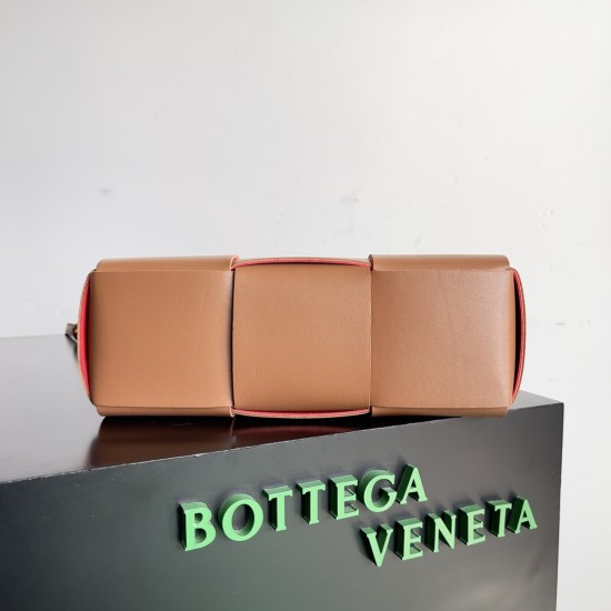 Bottega Veneta Arco Tote