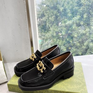 GUCCI古驰女士互扣式双G乐福鞋